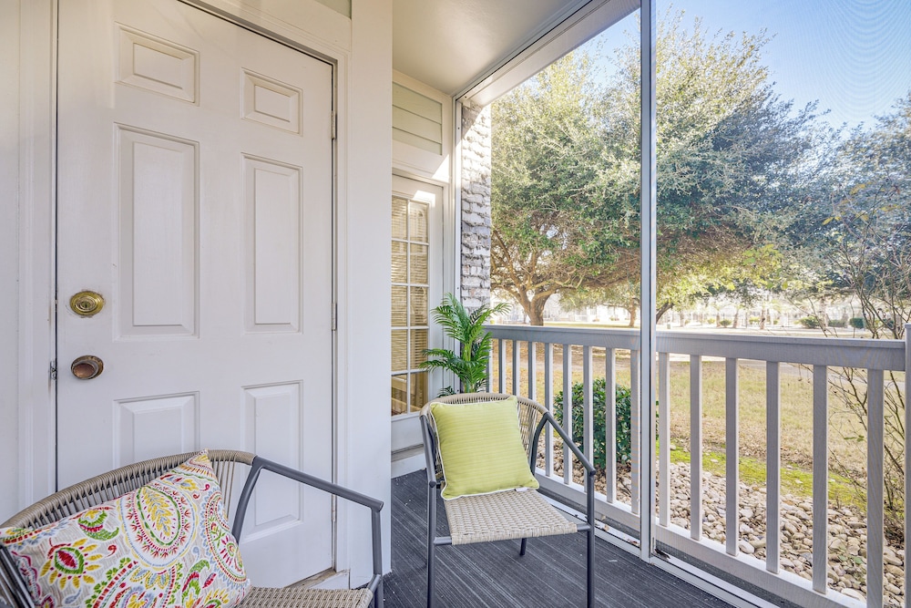2 Mi to Broadway at the Beach: Condo w/ Pool!