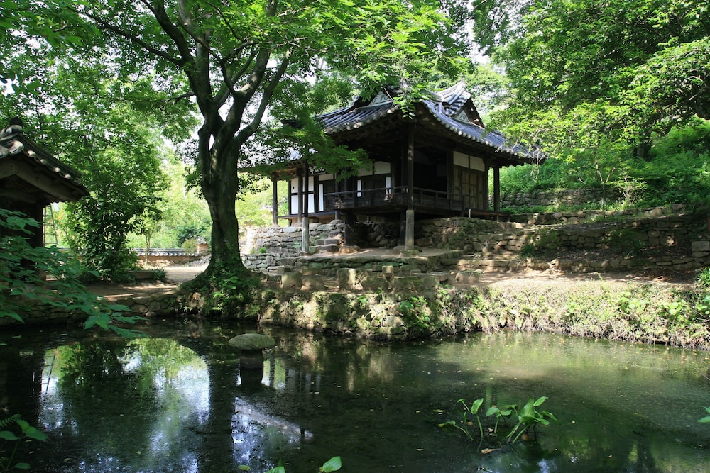 Yi Jin-rae's Historic House