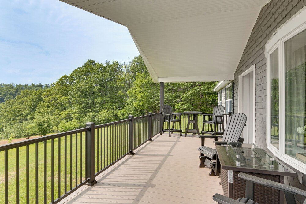 Mtn-view Pleasantville Home on 100 Acres!