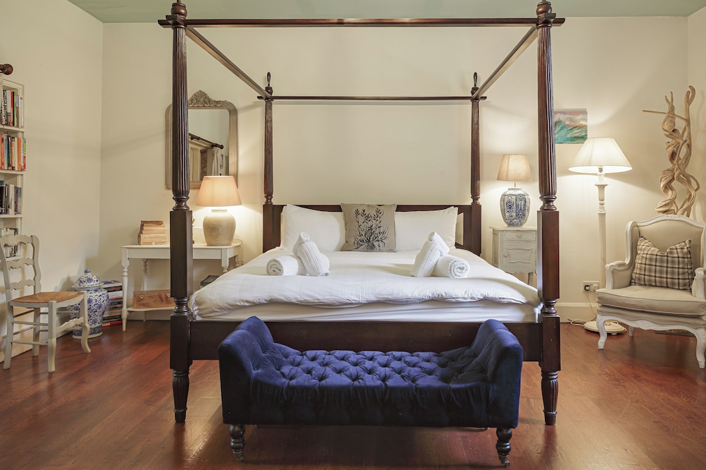 Artisan Hall Stunning Grandeur Cotswolds