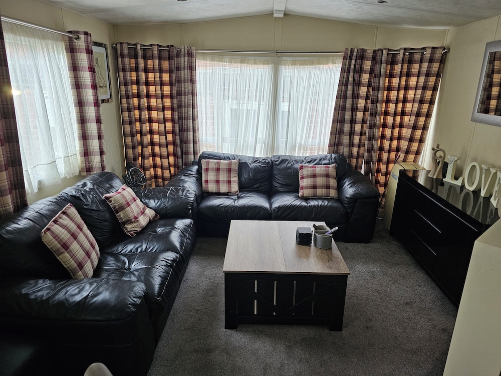 Tudor Lodge Hotel