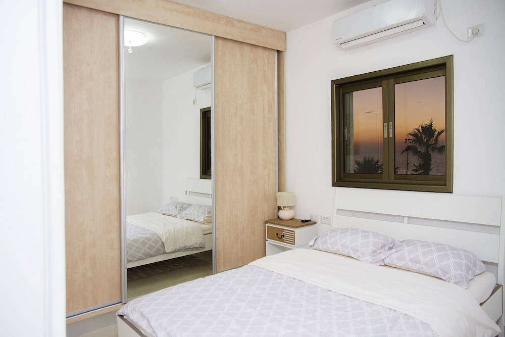 GK Apartments - Ben Gurion 105
