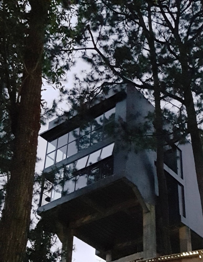 Baguio Hillhouse, Ask About Free Stay for Kids