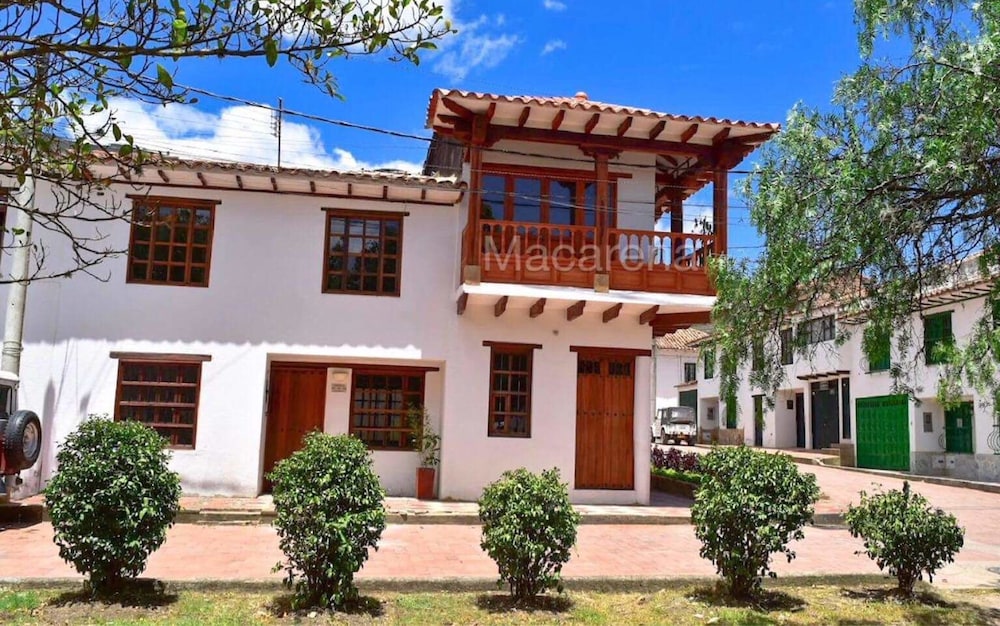 Macarena house