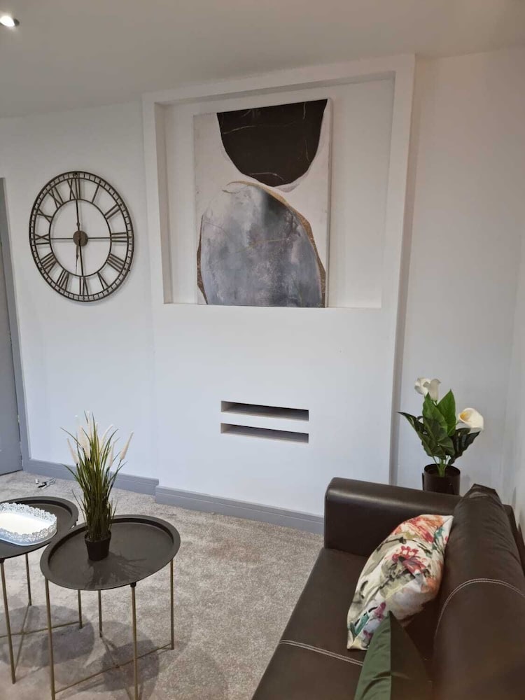 Remarkable 3-bed Apartment in London