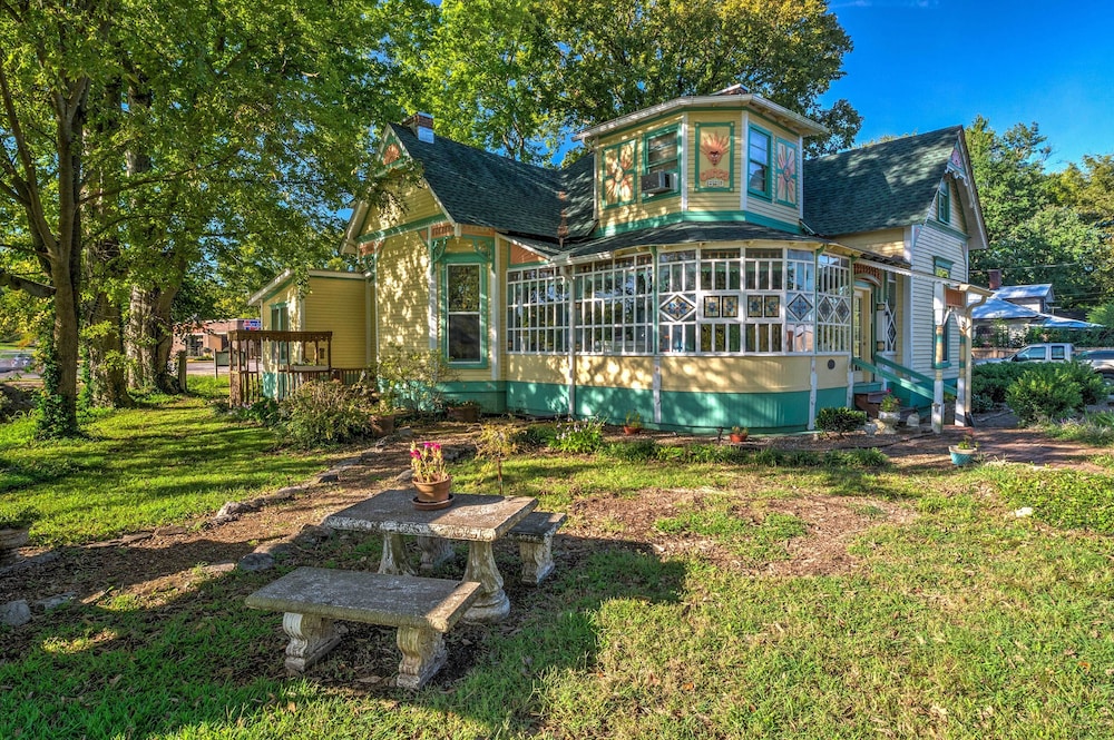 Russellville House w/ Garden - Walk to Main Street view 5