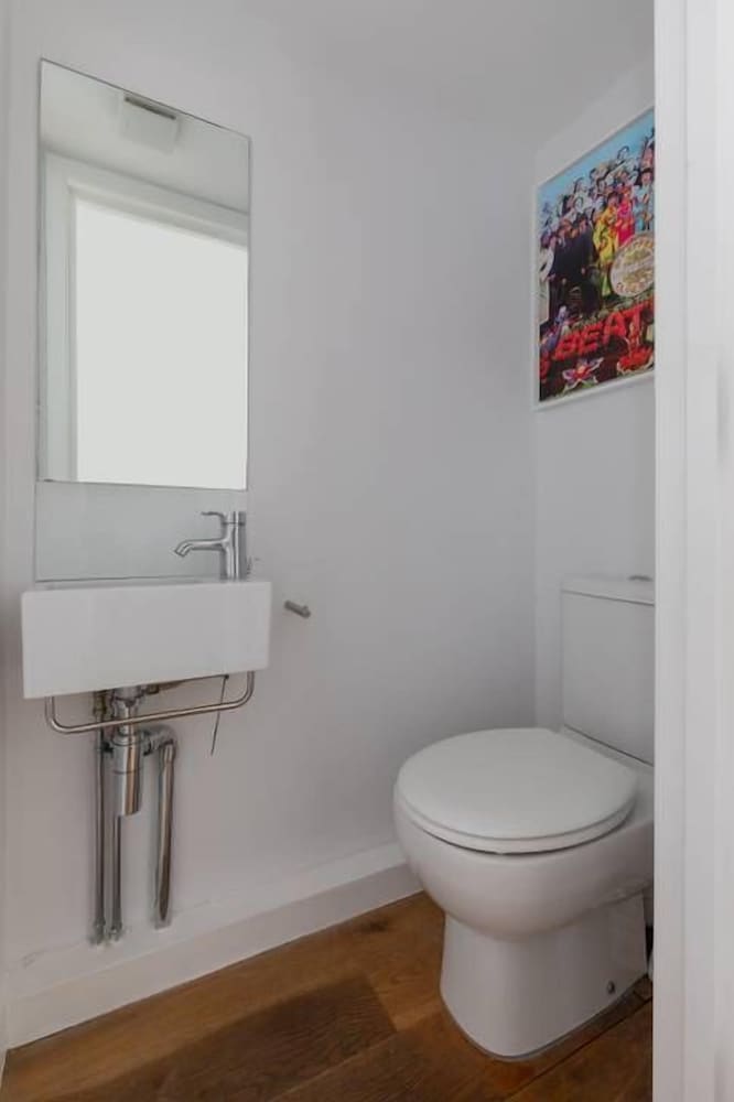 St Stephen's Gardens Viii by Onefinestay