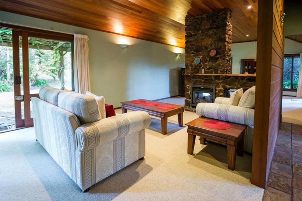 Mt Glorious Getaways