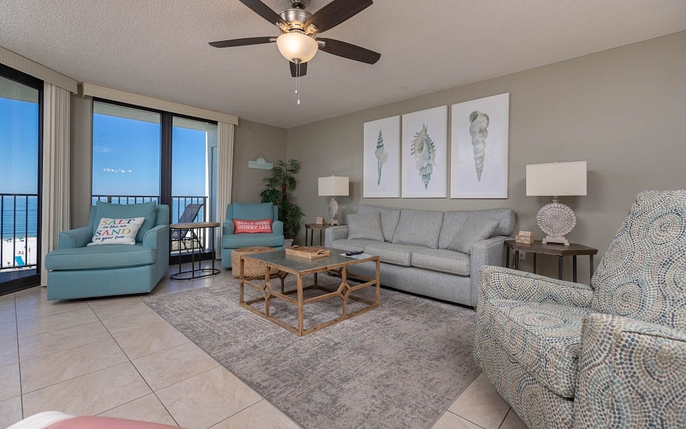 Phoenix Vi 6708 3 Bedroom Condo