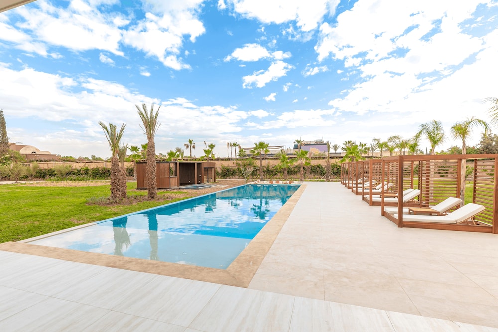 Villa Almaz Marrakech – Palais Exclusif avec Piscine, Spa et Sauna