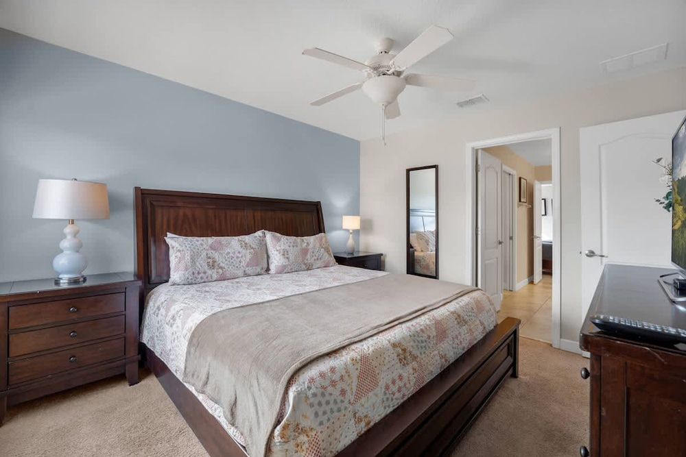 Cozy Comfortable 9BR Retreat in Champions Gate