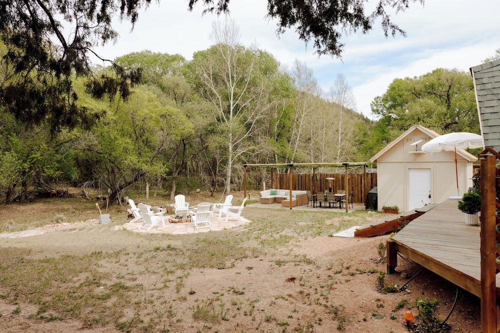 Family Getaway: 'foxwood Cottage' in Star Valley!