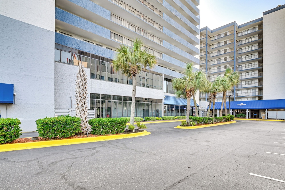 Balcony + Pool Access: Myrtle Beach Resort Escape!