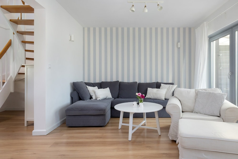 Holiday Home, 3 Bedrooms, Private Garden