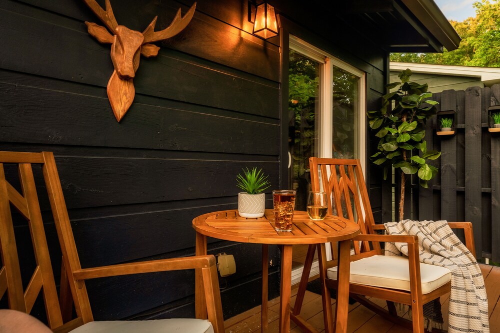 The Copper Bird Cabin