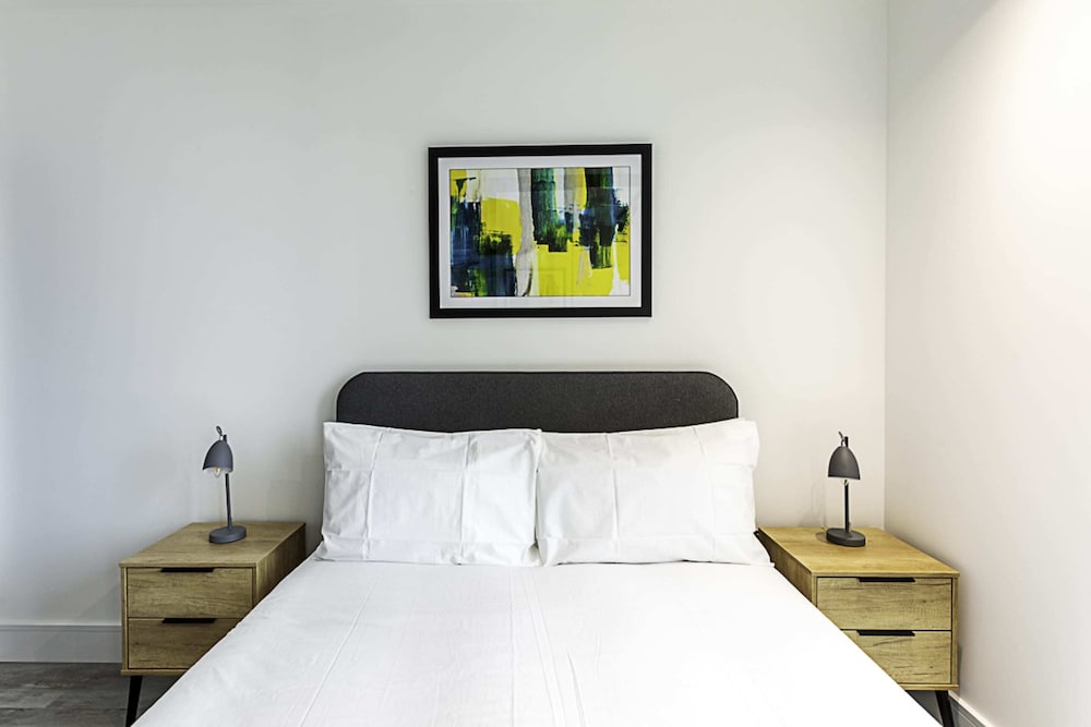 Icon Tower Flat IV