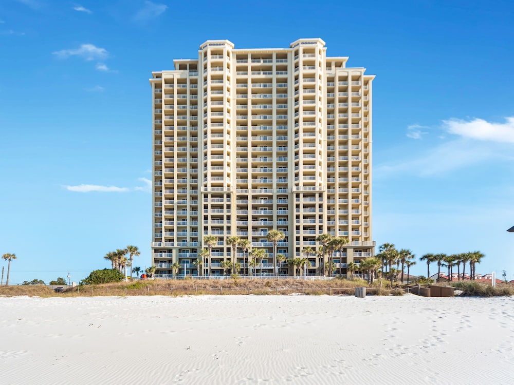 Hotel Grand Panama Beach Resort by Southern Vacation Rentals - Image 1