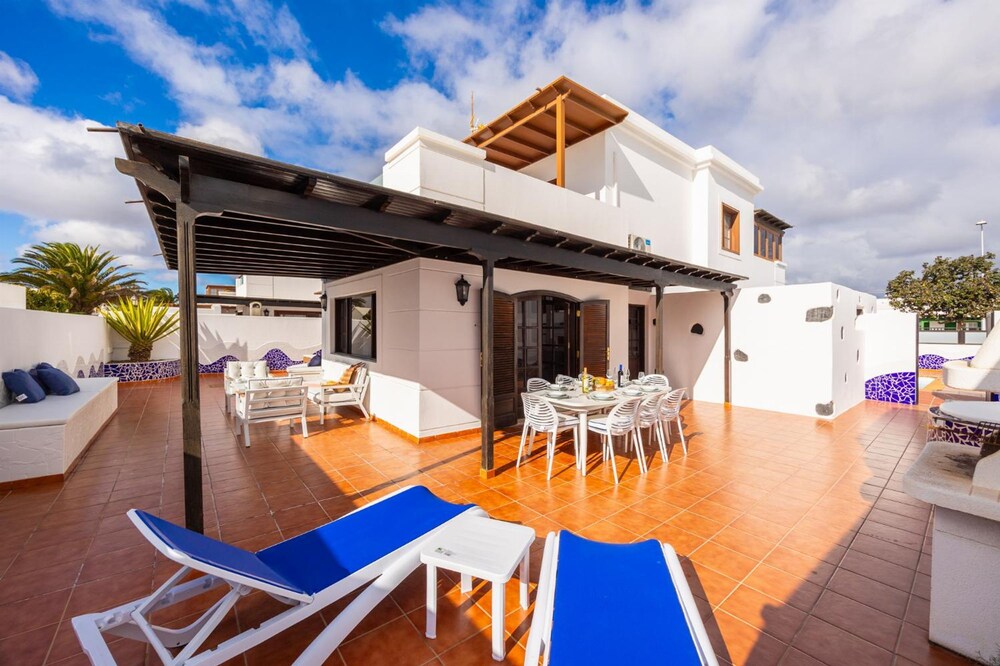 Villa Dulce in Tias With 4 Bedrooms and 2 Bathrooms