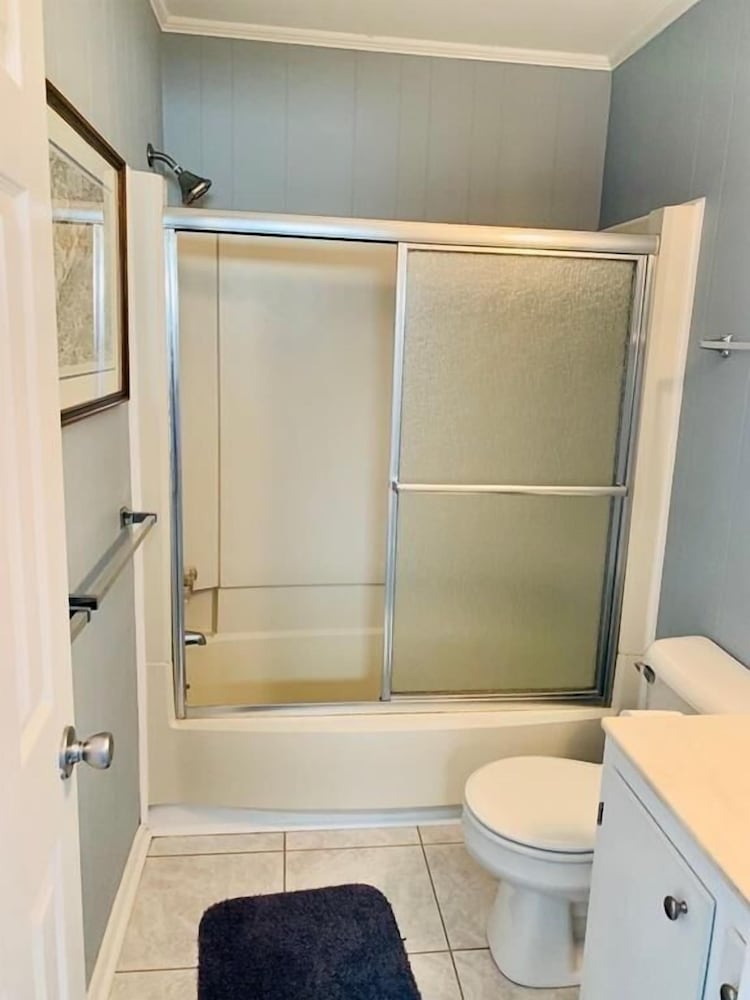 Westside- 3 Bedroom Home by RedAwning