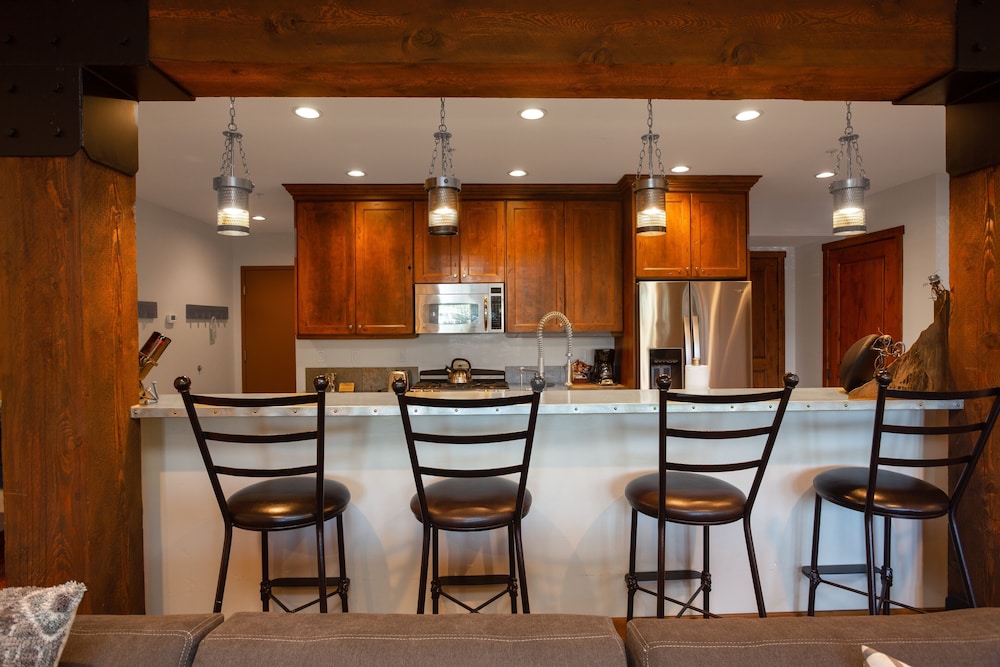 1 Bedroom Condo with Spa - Silver Baron Lodge 1 Condo