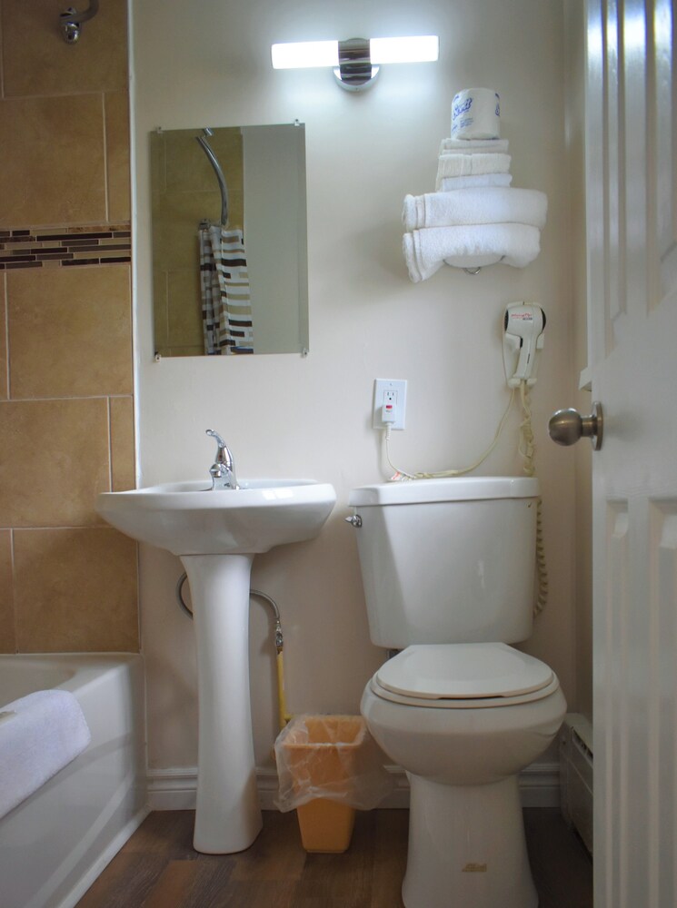 Hillside Inn Pembroke