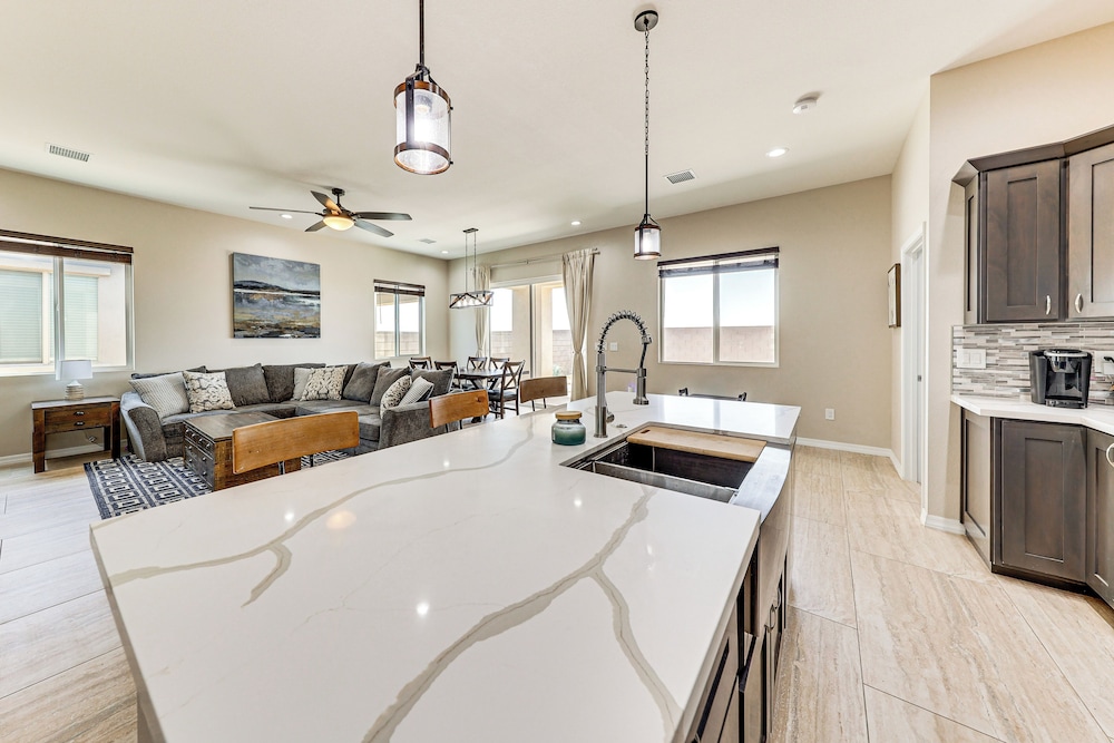 3 Mi to Colorado River: New-build Family Home!