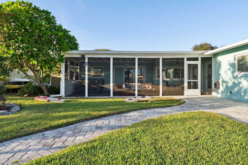 Marlin Manor 4 Bedroom Home by RedAwning view 5