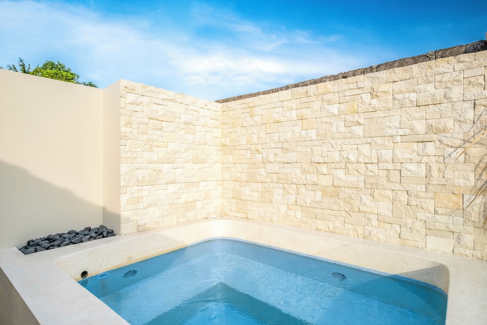Rice Field Villa with Rooftop Jacuzzi