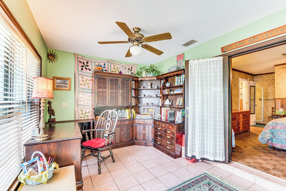 Lake Access + Private Patio: Sunny Inverness Apt!