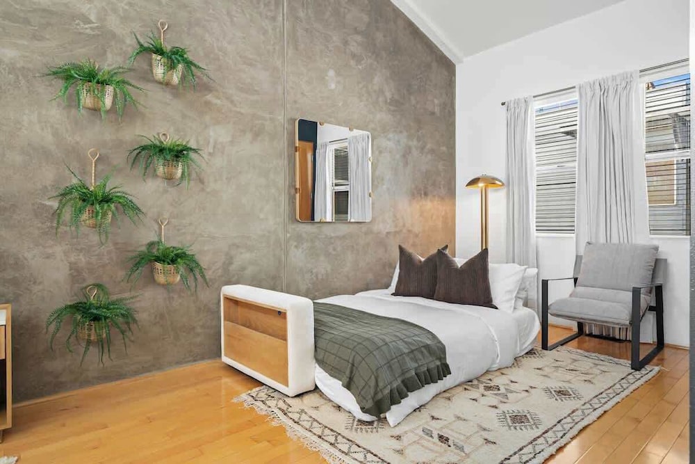 Gaslamp Row House - Sleeps 8 Private Garage AC
