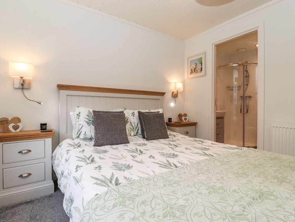 Bowness Bay Lodge