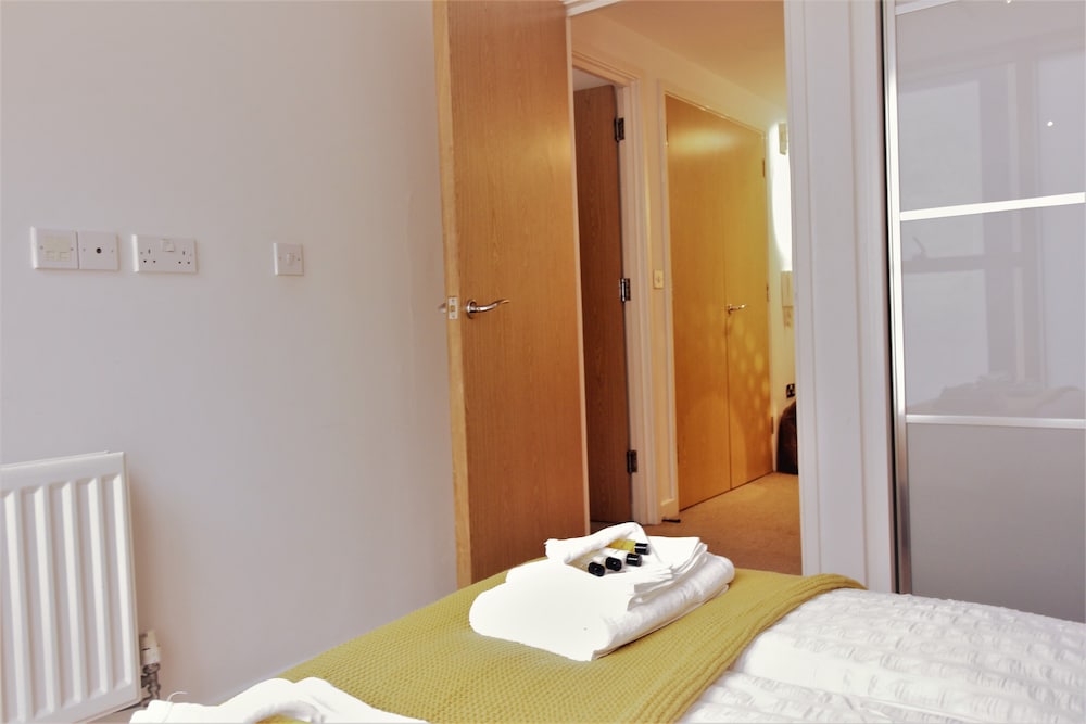 Solace Apartment Milton Keynes view 5