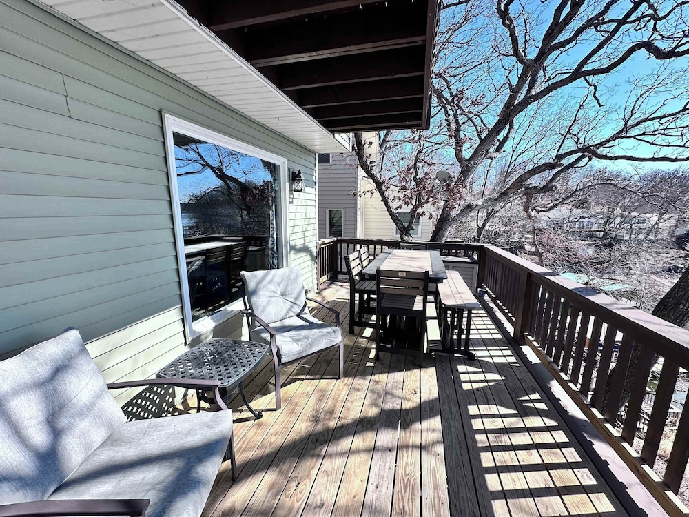 Dockside Dream w/ Kayak & Dock