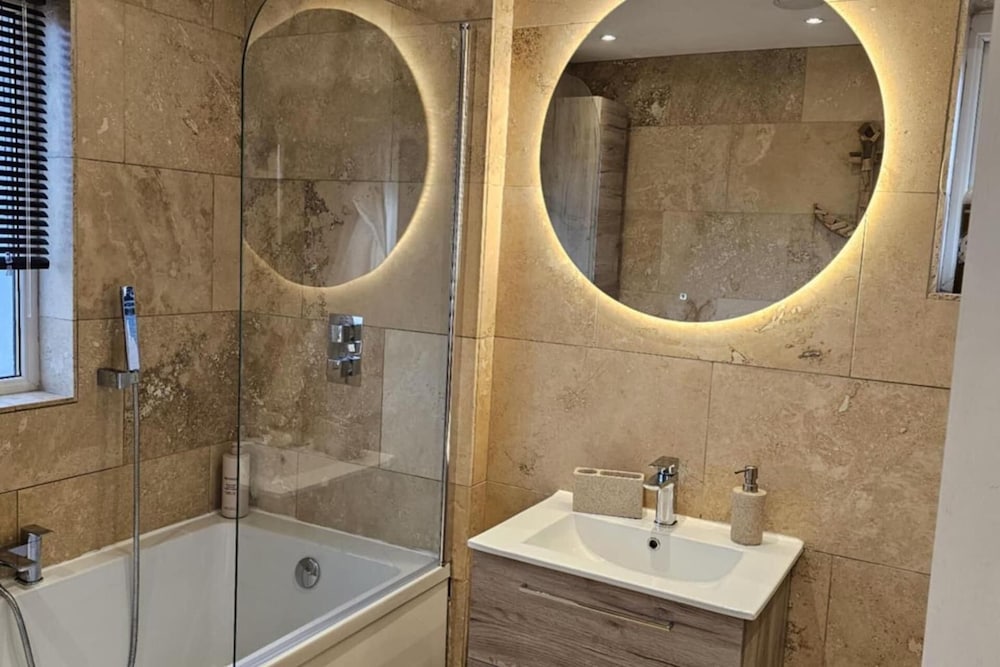Luxury Seymour House With Spa, Gym & Lake District