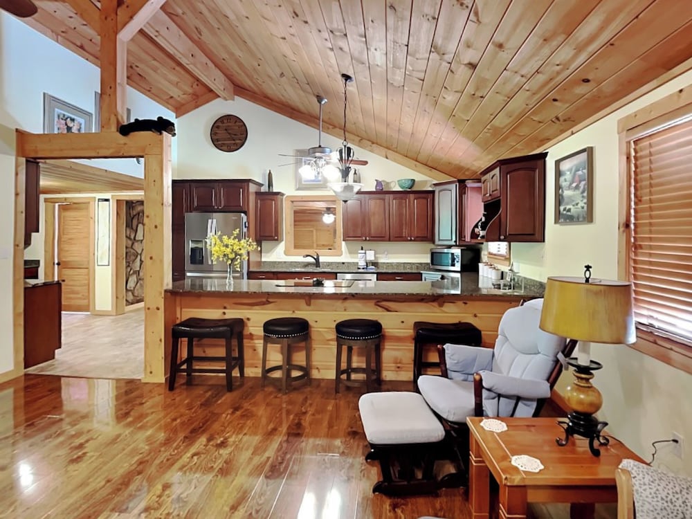 Gatlinburg's Hidden Gem by Jackson Mountain Rentals