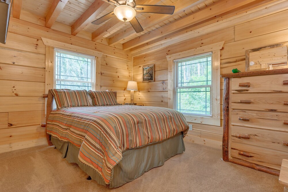 Lone Wolf Lodge by Jackson Mountain Rentals view 5