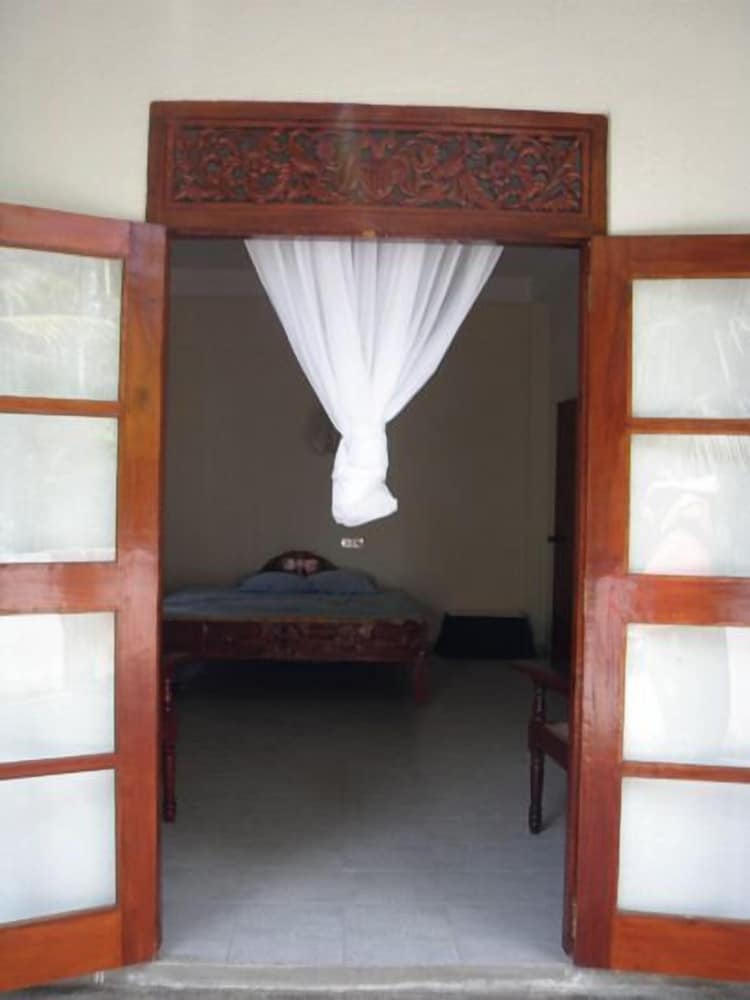 Jungleside House