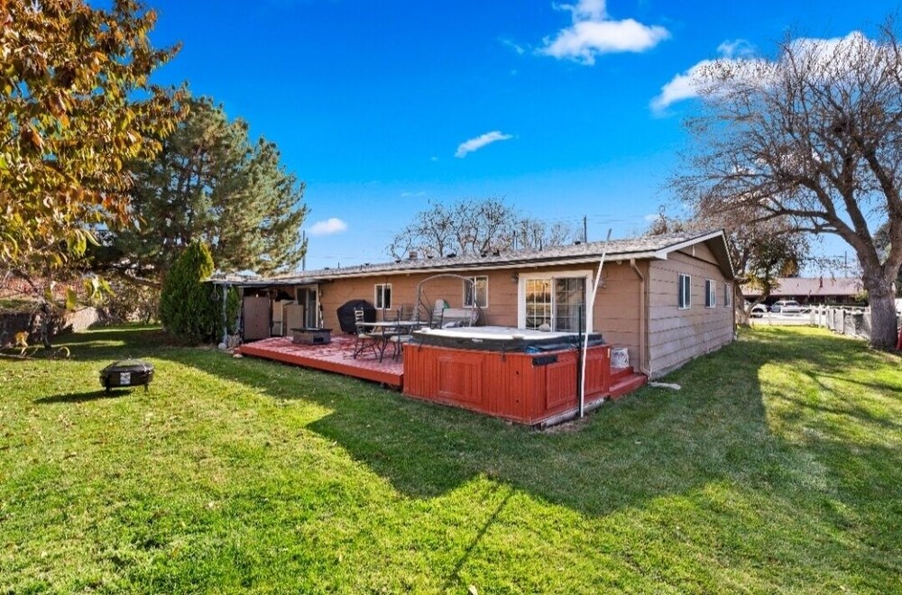 The Haven - Spacious Safe Home In Beautiful Boise 3 Bedroom Home by RedAwning
