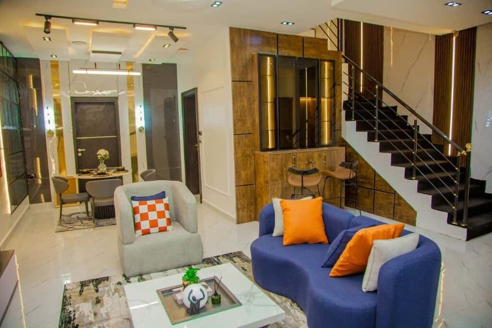 Aviv Luxury Homes
