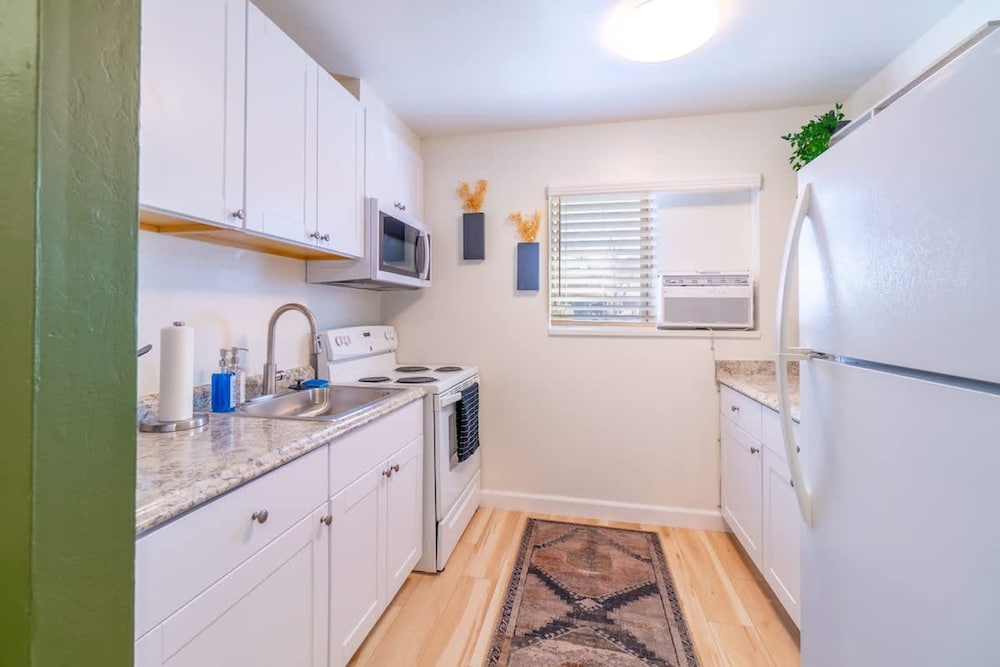 Luxe Loft - UNR Pet Friendly