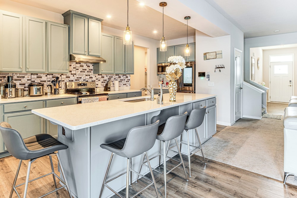 15 Mi to Dtwn Indianapolis: Family-friendly Home!