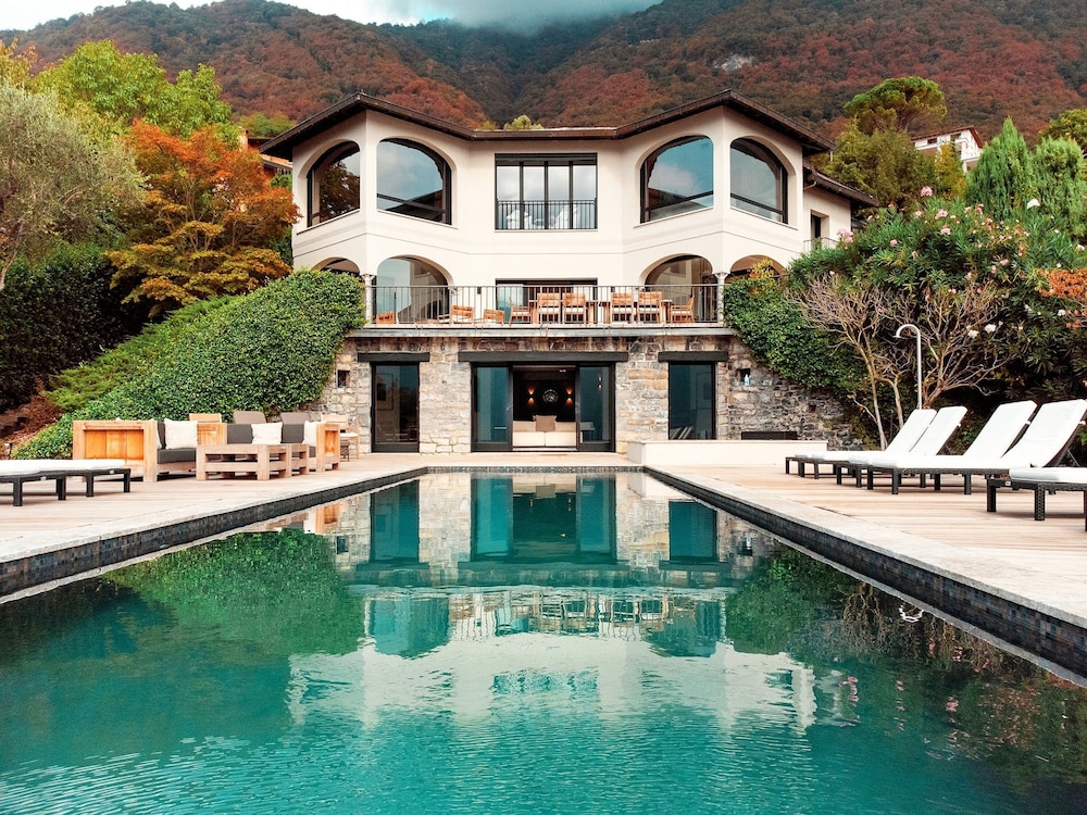 Carefree Retreat With Panoramic Views of Lake Como