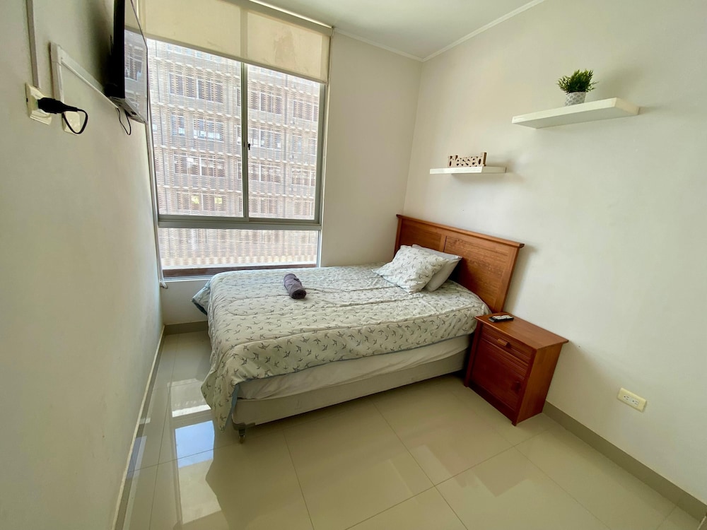 Apartment with Pool, Gym & A/C (507)
