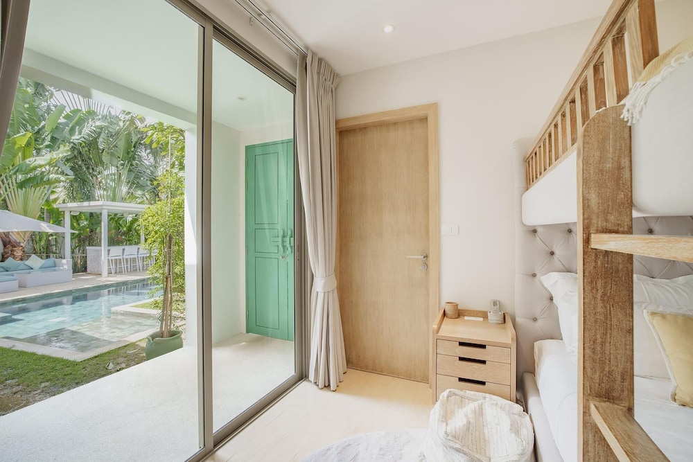 Stylish 3BR Pool Villa, Bang Tao + Airport Shuttle
