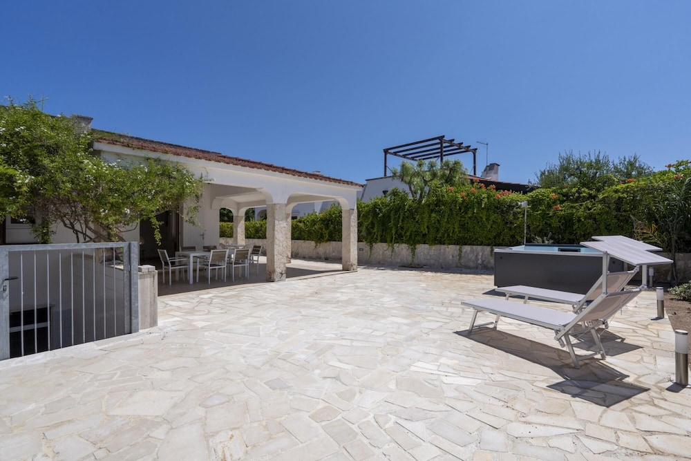 Seaside House With Jacuzzi by Wonderful Italy view 4