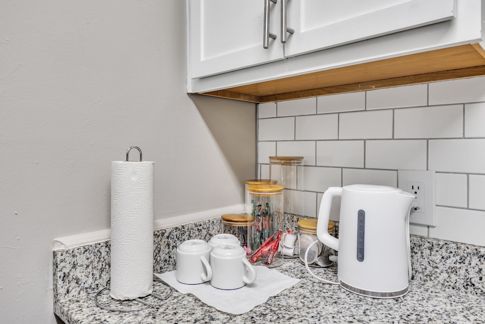 King 2BR Suite in Research Triangle Park