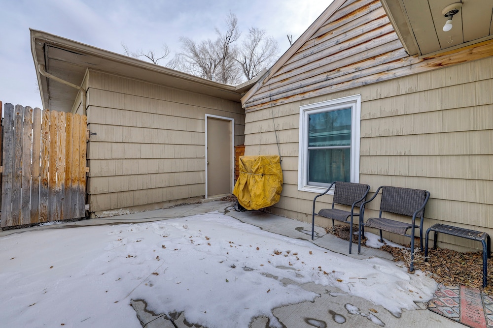 2 Mi to Dtwn: Pet-friendly Casper Apt!