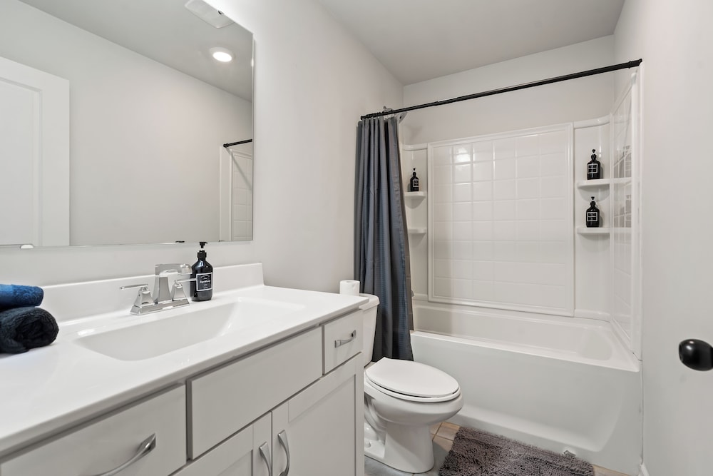King 3BR Townhouse in Camp North End