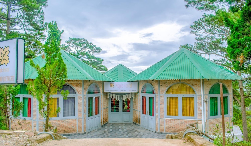 Maple Hostel