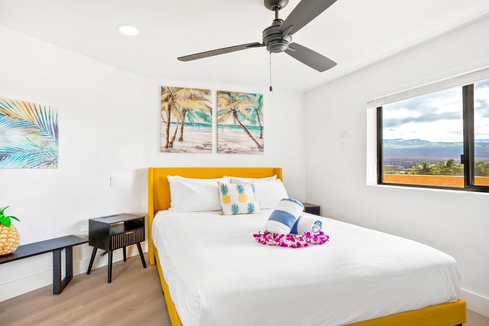 2BR/2BA Oceanfront Condo in Maui Sunset